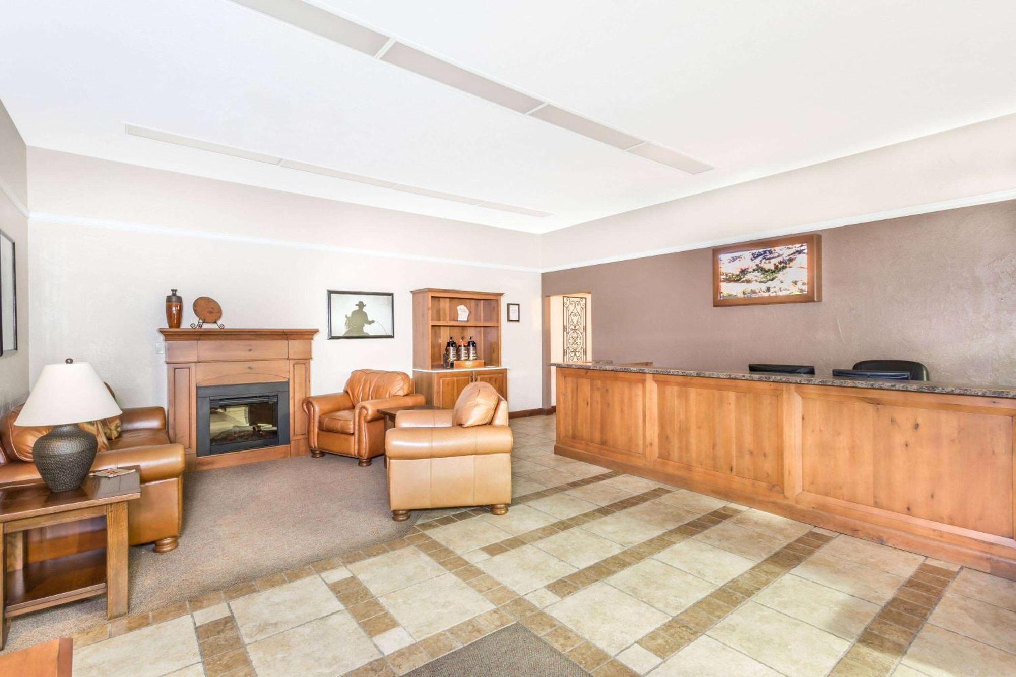 Hotel Super 8 By Wyndham Salina/Scenic Hills Area Zewnętrze zdjęcie